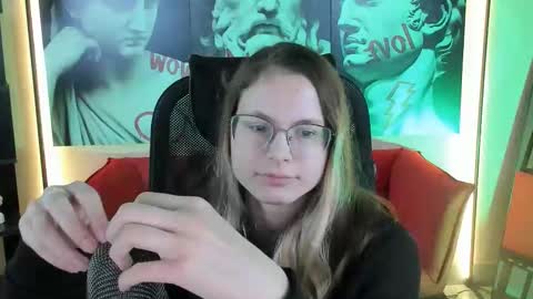 Snapshot of carrie_roses chatting on September 11, 4:58 am carrie_roses online show from September 11, 4:58 am
