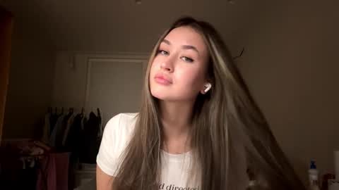 Kira online show from December 5, 2:26 pm