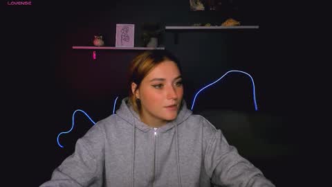 Snapshot of casey_meow_ chatting on October 16, 5:07 am casey_meow_ online show from October 16, 5:07 am