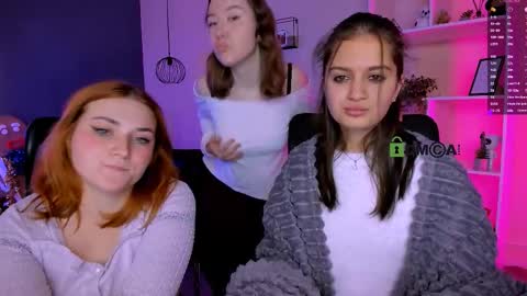 casey_meow_ online show from January 18, 11:30 am