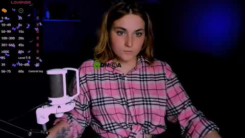 Snapshot of casey_meow_ chatting on October 18, 8:40 am casey_meow_ online show from October 18, 8:40 am