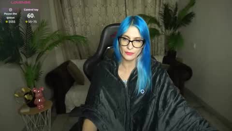 Cassandra online show from February 3, 10:25 pm