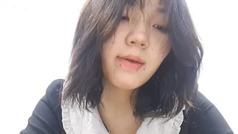 Mia online show from November 30, 11:17 am