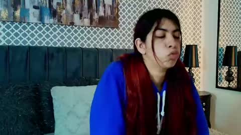 Snapshot of cassie_bloom chatting on September 23, 3:55 am cassie_bloom online show from September 23, 3:55 am