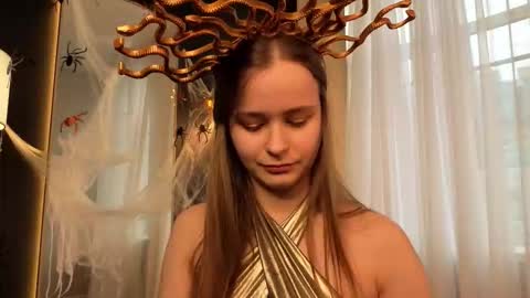 assie online show from October 31, 1:22 pm