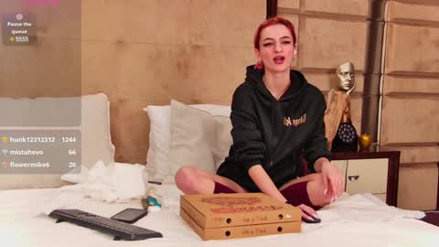 Snapshot of cassiefoxx_ chatting on January 10, 1:42 am Cassie online show from January 10, 1:42 am