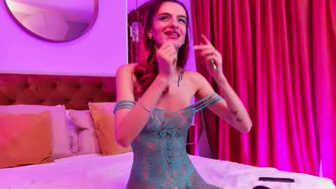 Snapshot of cassiefoxx_ chatting on October 7, 6:37 pm Cassie online show from October 7, 6:37 pm