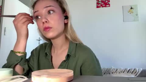 Olivia online show from April 8, 7:11 am