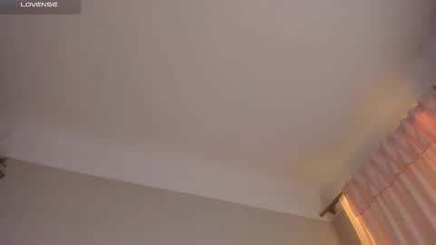  cassandra  online show from December 4, 7:24 pm