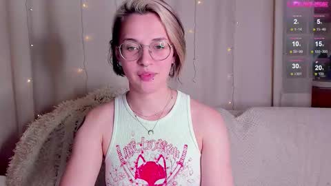 Ellie online show from December 5, 8:50 pm