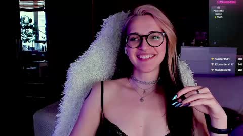 Ellie online show from March 10, 7:33 am