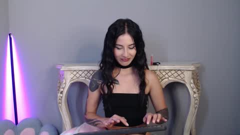 Snapshot of cat_black___ chatting on October 18, 9:19 pm cat online show from October 18, 9:19 pm