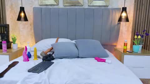 Dani   online show from April 15, 5:16 pm