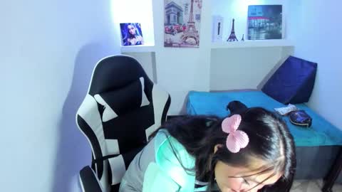 Snapshot of catalehia_milk chatting on October 12, 8:00 pm C A T A L E H I A online show from October 12, 8:00 pm