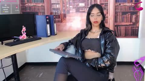 Queen Catalella online show from November 14, 5:20 am