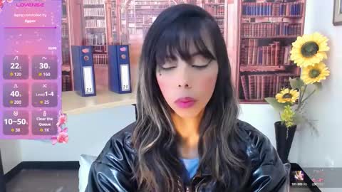 Snapshot of catalella_ar chatting on October 11, 4:17 am Queen Catalella online show from October 11, 4:17 am