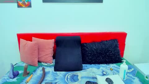 Snapshot of cataliinacastro chatting on October 2, 8:18 pm catalina online show from October 2, 8:18 pm