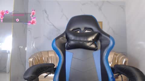 Catalina  online show from December 19, 3:29 pm