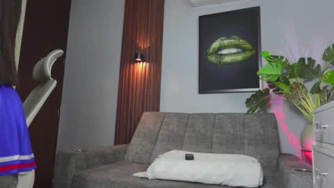 catalina_goddess online show from April 12, 2:37 am