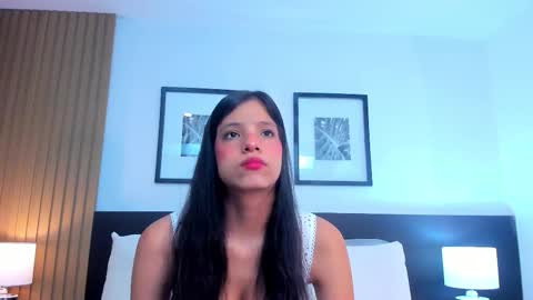 catalina online show from November 28, 4:20 am