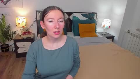 Snapshot of catherinewalls chatting on February 21, 3:45 am Catrin online show from February 21, 3:45 am