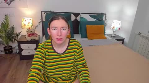Snapshot of catherinewalls chatting on February 17, 8:09 am Catrin online show from February 17, 8:09 am