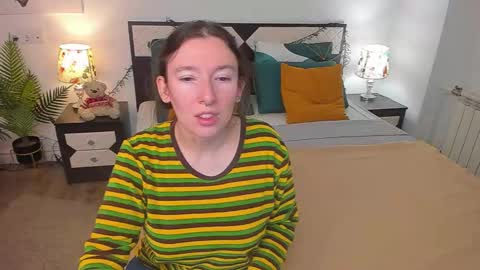 Snapshot of catherinewalls chatting on October 6, 7:15 am Catrin online show from October 6, 7:15 am
