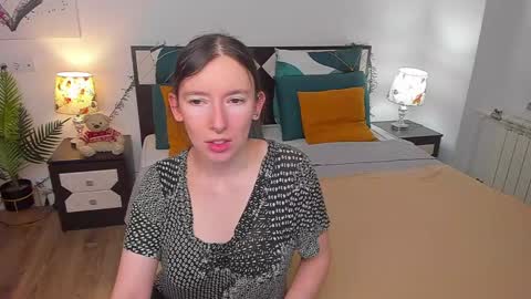 Snapshot of catherinewalls chatting on March 12, 5:24 am Catrin online show from March 12, 5:24 am