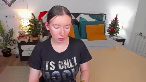 Snapshot of catherinewalls chatting on February 3, 5:07 am Catrin online show from February 3, 5:07 am