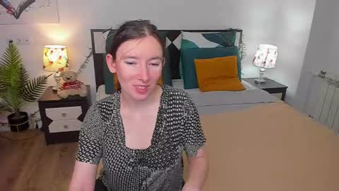Snapshot of catherinewalls chatting on March 10, 6:16 am Catrin online show from March 10, 6:16 am