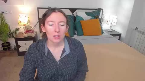 Snapshot of catherinewalls chatting on September 26, 6:43 am Catrin online show from September 26, 6:43 am