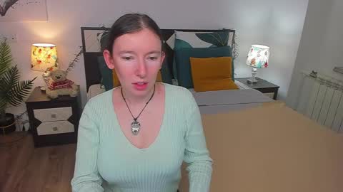Snapshot of catherinewalls chatting on February 23, 3:35 am Catrin online show from February 23, 3:35 am