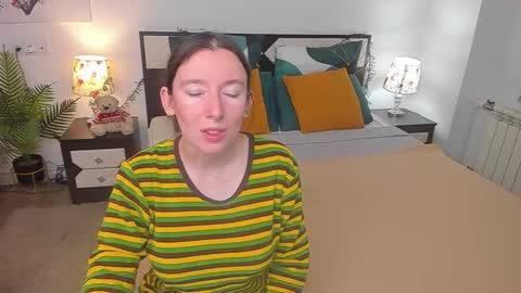 Snapshot of catherinewalls chatting on September 19, 7:23 am Catrin online show from September 19, 7:23 am