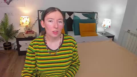 Snapshot of catherinewalls chatting on February 17, 5:04 am Catrin online show from February 17, 5:04 am