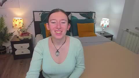 Snapshot of catherinewalls chatting on February 23, 9:44 am Catrin online show from February 23, 9:44 am