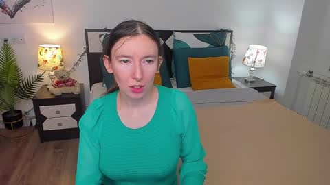 Snapshot of catherinewalls chatting on March 2, 6:59 am Catrin online show from March 2, 6:59 am