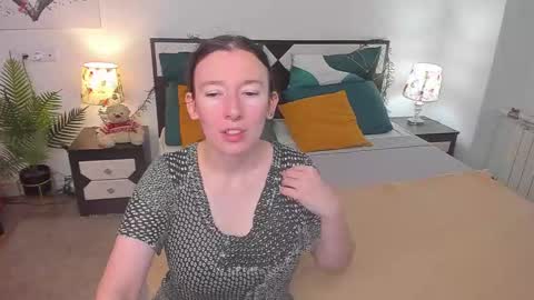 Snapshot of catherinewalls chatting on September 13, 8:17 am Catrin online show from September 13, 8:17 am
