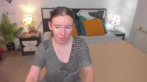 Snapshot of catherinewalls chatting on September 20, 7:33 am Catrin online show from September 20, 7:33 am