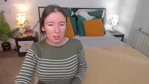 Snapshot of catherinewalls chatting on September 28, 7:17 am Catrin online show from September 28, 7:17 am