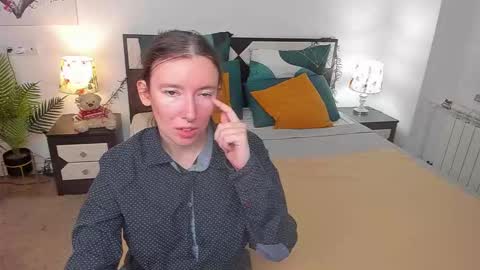 Snapshot of catherinewalls chatting on September 22, 5:44 am Catrin online show from September 22, 5:44 am
