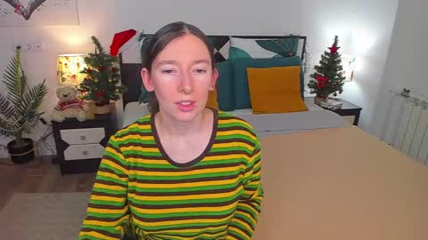 Snapshot of catherinewalls chatting on January 15, 3:00 am Catrin online show from January 15, 3:00 am