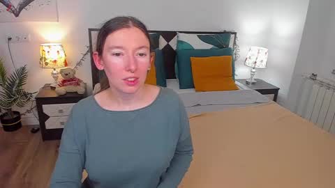 Snapshot of catherinewalls chatting on February 8, 3:08 am Catrin online show from February 8, 3:08 am
