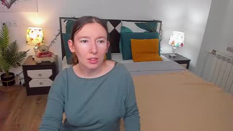 Snapshot of catherinewalls chatting on February 20, 6:17 am Catrin online show from February 20, 6:17 am
