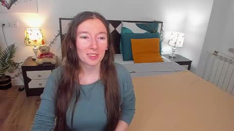 Snapshot of catherinewalls chatting on February 8, 6:12 am Catrin online show from February 8, 6:12 am
