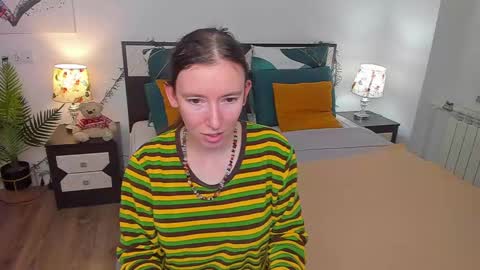 Snapshot of catherinewalls chatting on February 27, 7:08 am Catrin online show from February 27, 7:08 am