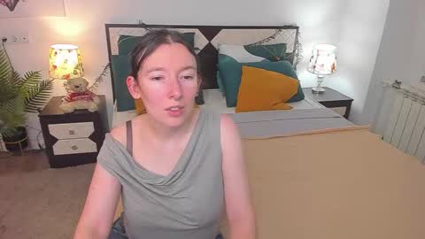 Snapshot of catherinewalls chatting on October 15, 8:15 am Catrin online show from October 15, 8:15 am