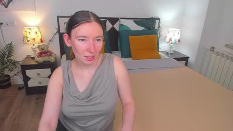 Snapshot of catherinewalls chatting on February 12, 8:49 am Catrin online show from February 12, 8:49 am