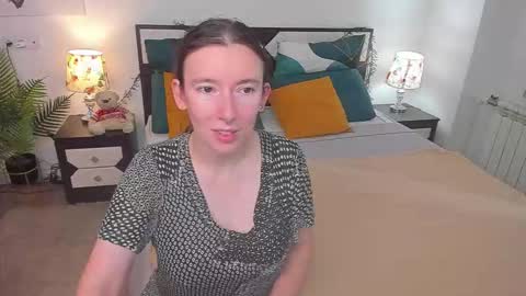 Snapshot of catherinewalls chatting on September 12, 6:37 am Catrin online show from September 12, 6:37 am