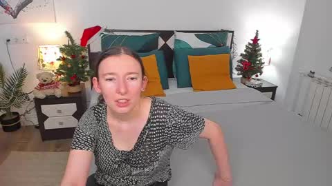 Snapshot of catherinewalls chatting on January 18, 7:17 am Catrin online show from January 18, 7:17 am