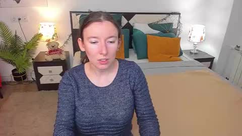 Snapshot of catherinewalls chatting on October 20, 7:46 am Catrin online show from October 20, 7:46 am